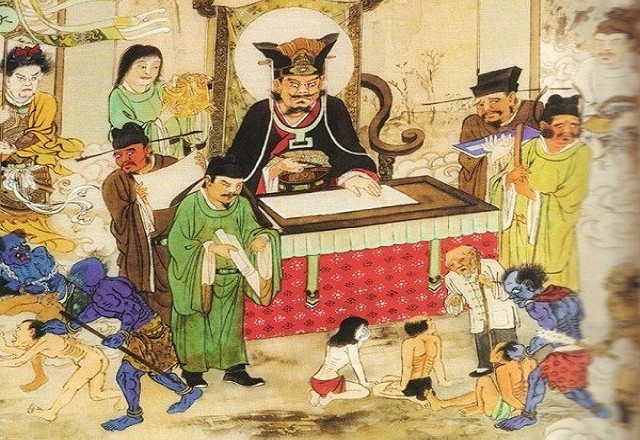 Gỗ sưa và tháng cô hồn