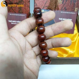 Vòng Tay Gỗ Sưa Đỏ 12 Ly 17 Hạt