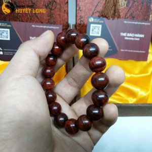 Vòng Tay Gỗ Sưa Đỏ 12 Ly 17 Hạt