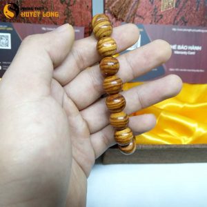 Vòng Tay Sưa Đỏ Quảng Bình 12 Ly 17 Hạt (Size Nam)