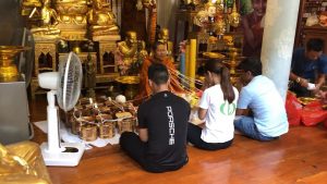 Video sư thầy trì chú vòng tay phong thủy huyết long