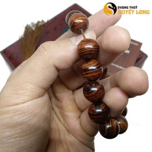 Vòng tay gỗ sưa đỏ tự nhiên