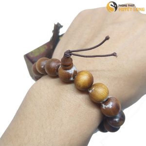 Vòng tay gỗ hoàng đàn tuyết lạng sơn tự nhiên