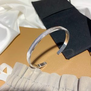 O1cn018jklw11qtk1cqehrr !!2206647975553 0 Cib