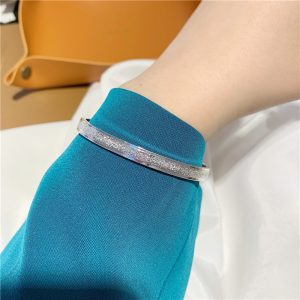 O1cn01thqfnb1qtk1snzsiz !!2206647975553 0 Cib